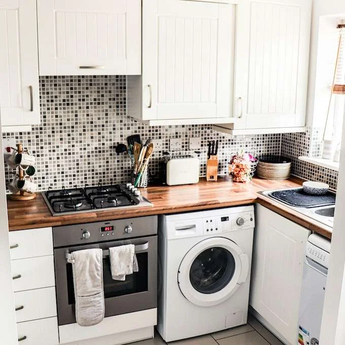 Clutter-free small Kitchen