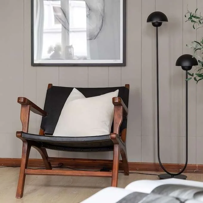 Black Relaxed Accent Chair