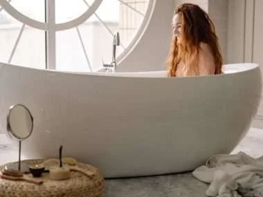 Design ideas for small bathrooms with freestanding tubs